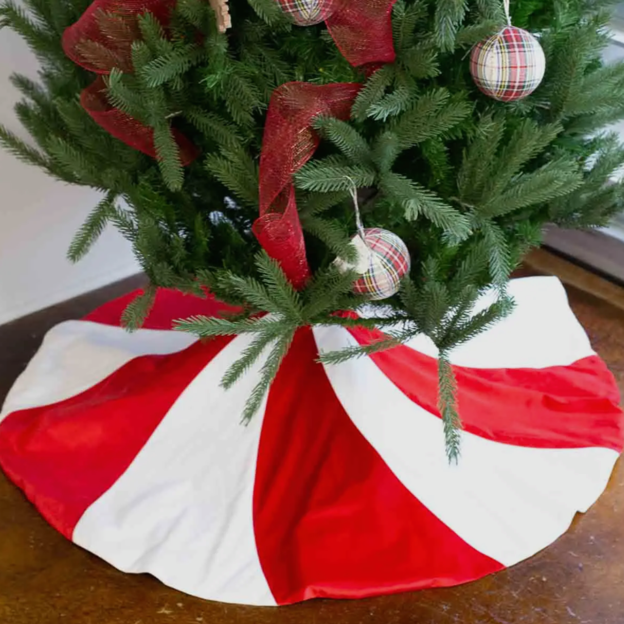 Candy Cane Tree Skirt