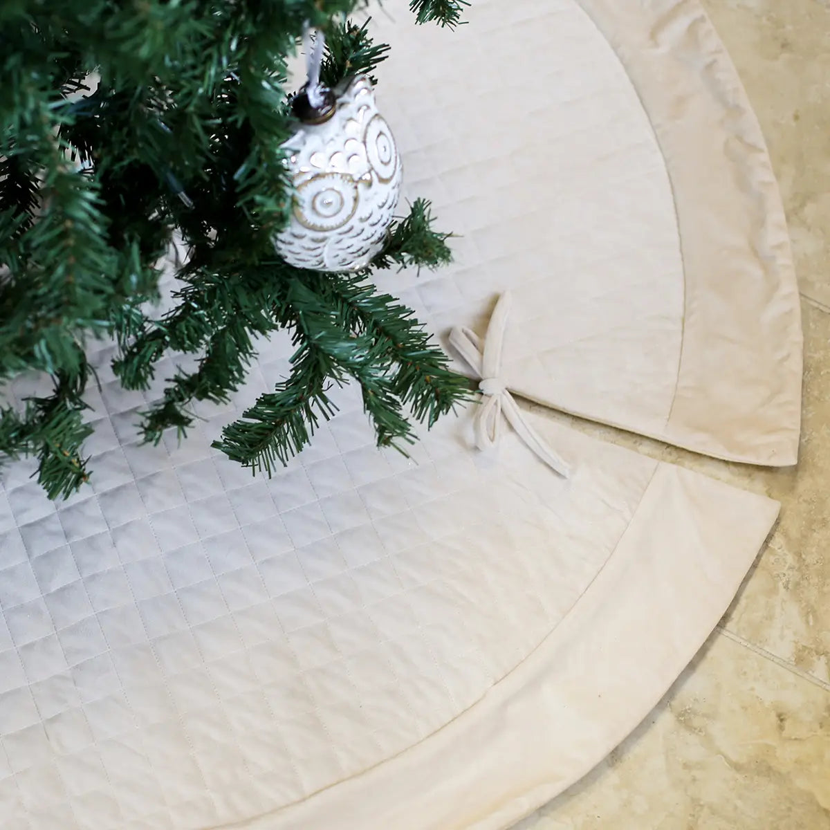 Cream Quilted Tree Skirt